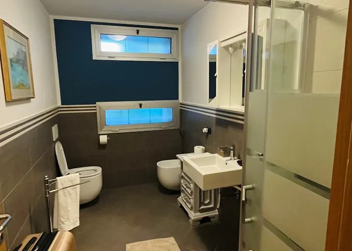 Le Amarene ساسْوولو