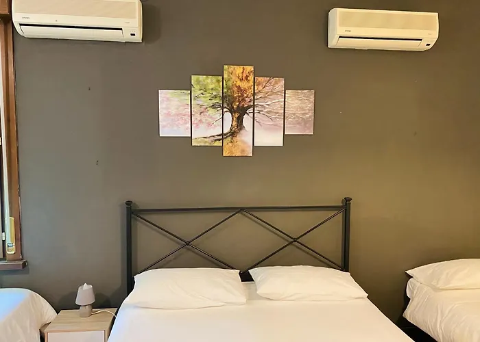 Le Amarene 3* ساسْوولو